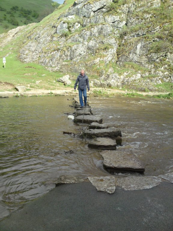 dovedale5.jpg