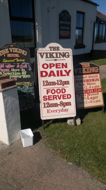 veryoddopeninghoursatthispub.jpg